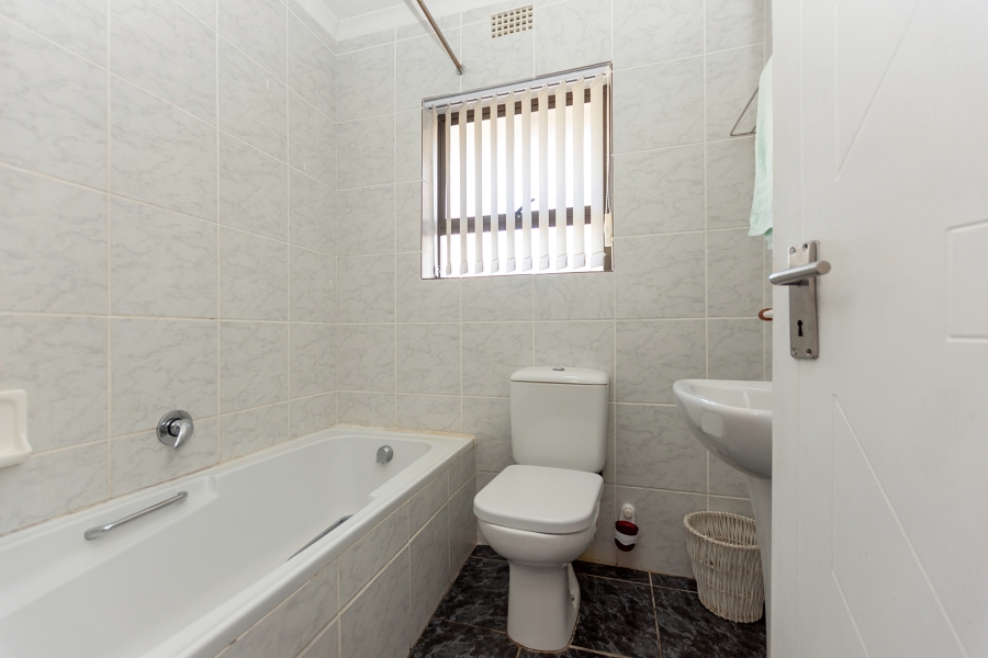 3 Bedroom Property for Sale in Country Club Western Cape